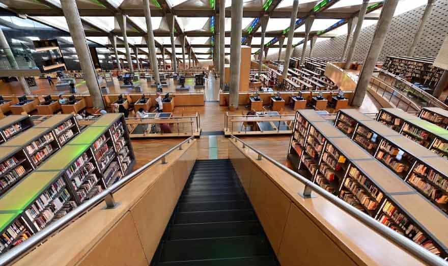 Lima perpustakaan paling mengesankan di dunia Arab. Dari Perpustakaan Nasional Qatar hingga 'Bibliotheca' modern Alexandria - Sisi Islam