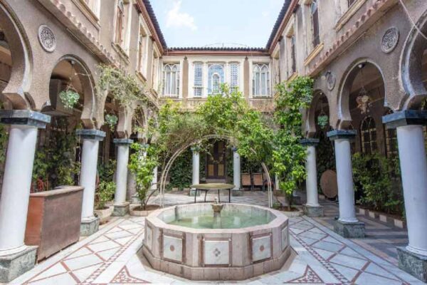 Membangun surga di bumi: rahasia rumah tradisional Damaskus. Sederhana dari luar, masuk ke dalam interior yang kaya dan indah - Sisi Islam