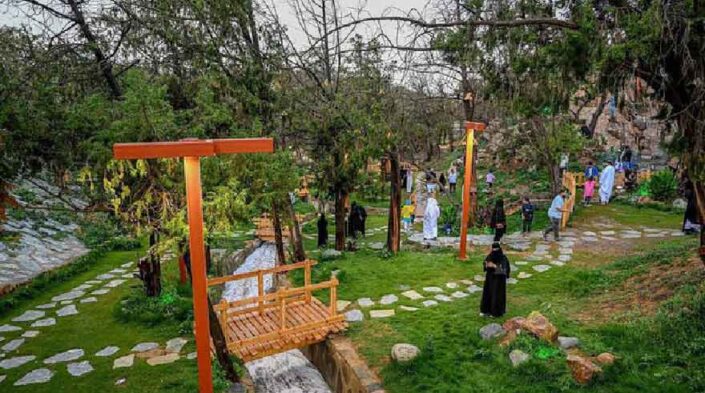 Taman lavender Al-Baha Arab Saudi menjadi ikon pariwisata baru di kawasan ini. Cuacanya yang sejuk dan lokasinya yang indah - Sisi Islam