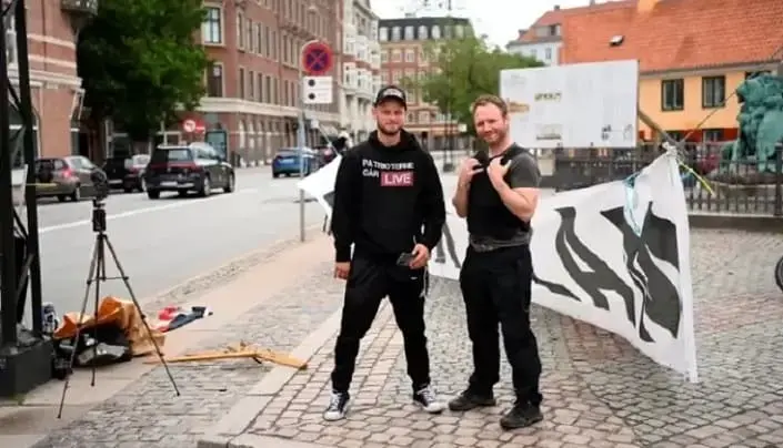 Dua Demonstran 'Danish Patriots' Bakar Al-Qur'an di Kedutaan Irak di Denmark