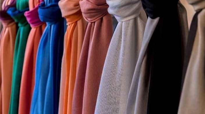 Kiat Muslimah Bisa Tampil Modis - SISI ISLAM