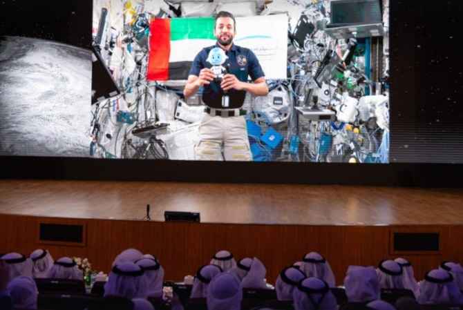 Astronot UEA mengatakan dunia Arab memiliki generasi muda yang 'haus untuk belajar lebih banyak tentang luar angkasa'