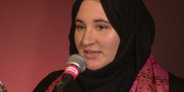 Hanan Issa adalah Muslim pertama yang terpilih sebagai penyair nasional Wales
