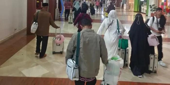 Polisi Gagalkan 32 Jamaah Haji Ilegal Berkedok Wisata ke China di Bandara Soetta